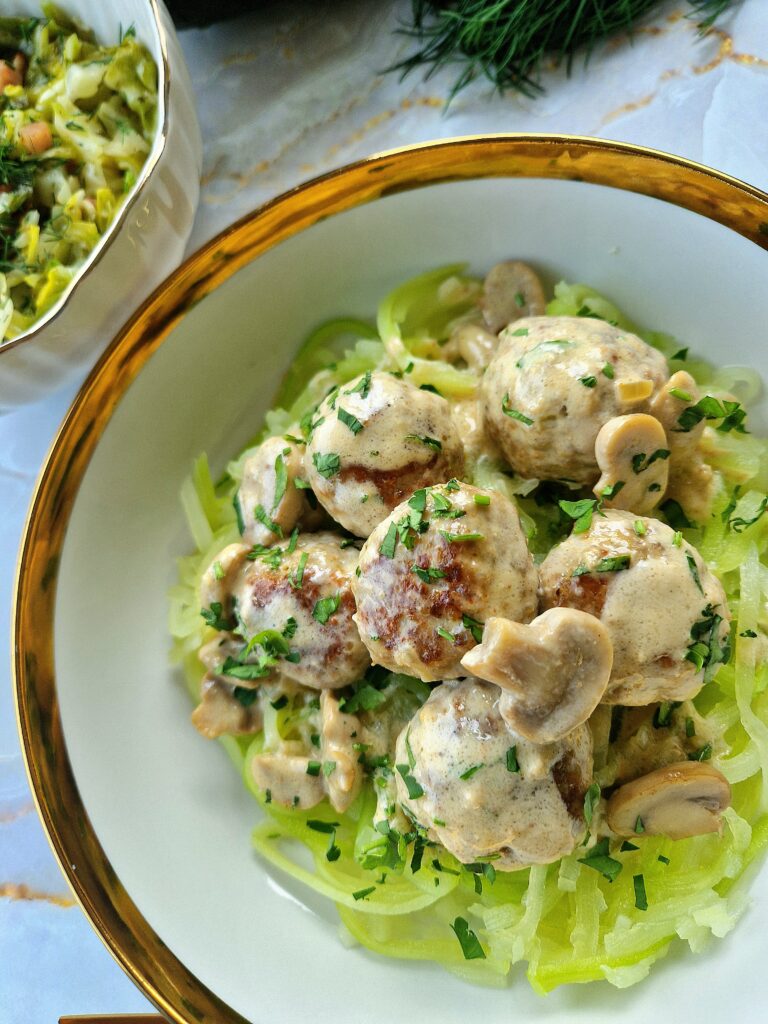 Keto pulpeciki w sosie pieczarkowym