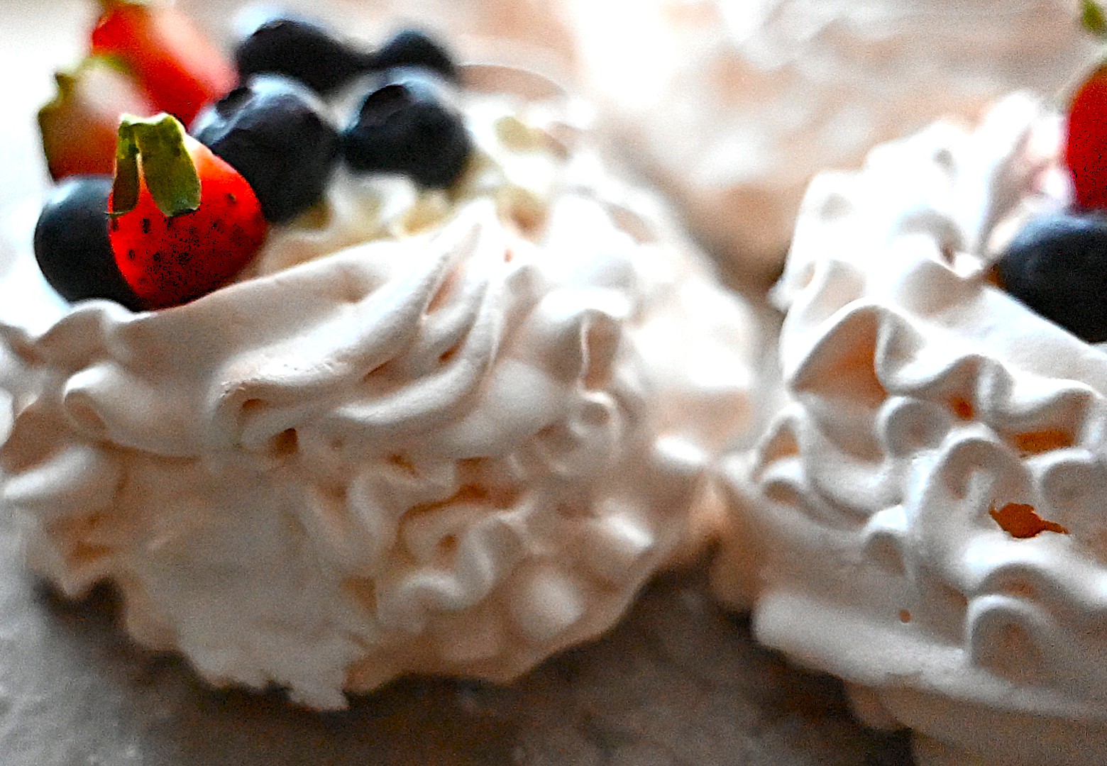Keto mini bezy Pavlova - Przyprawione Sercem