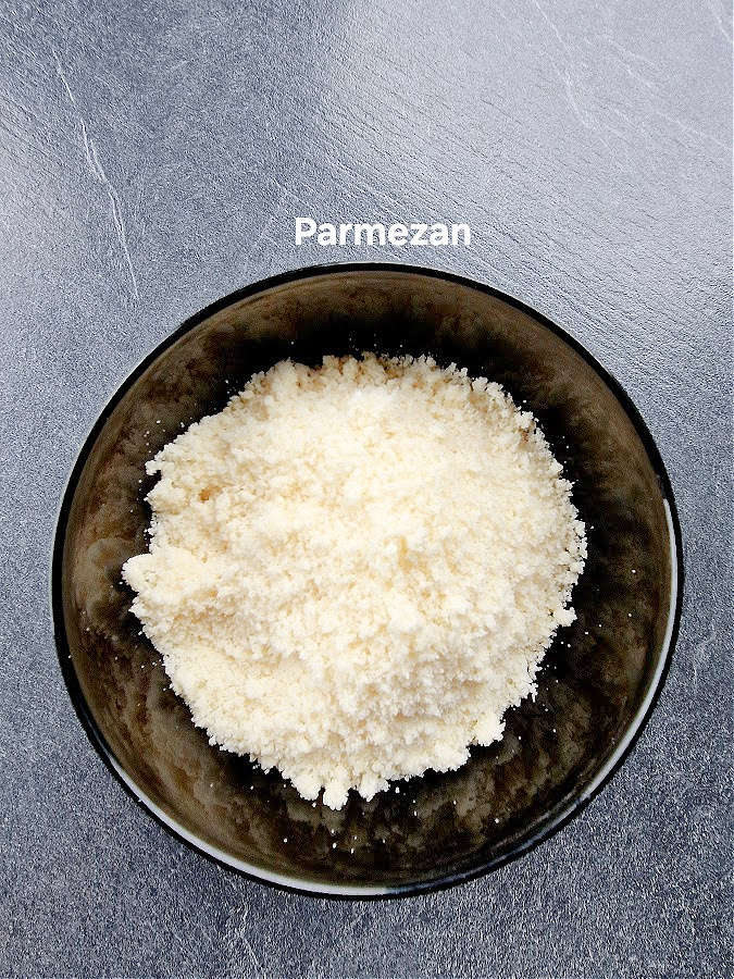 Chipsy z parmezanu składniki